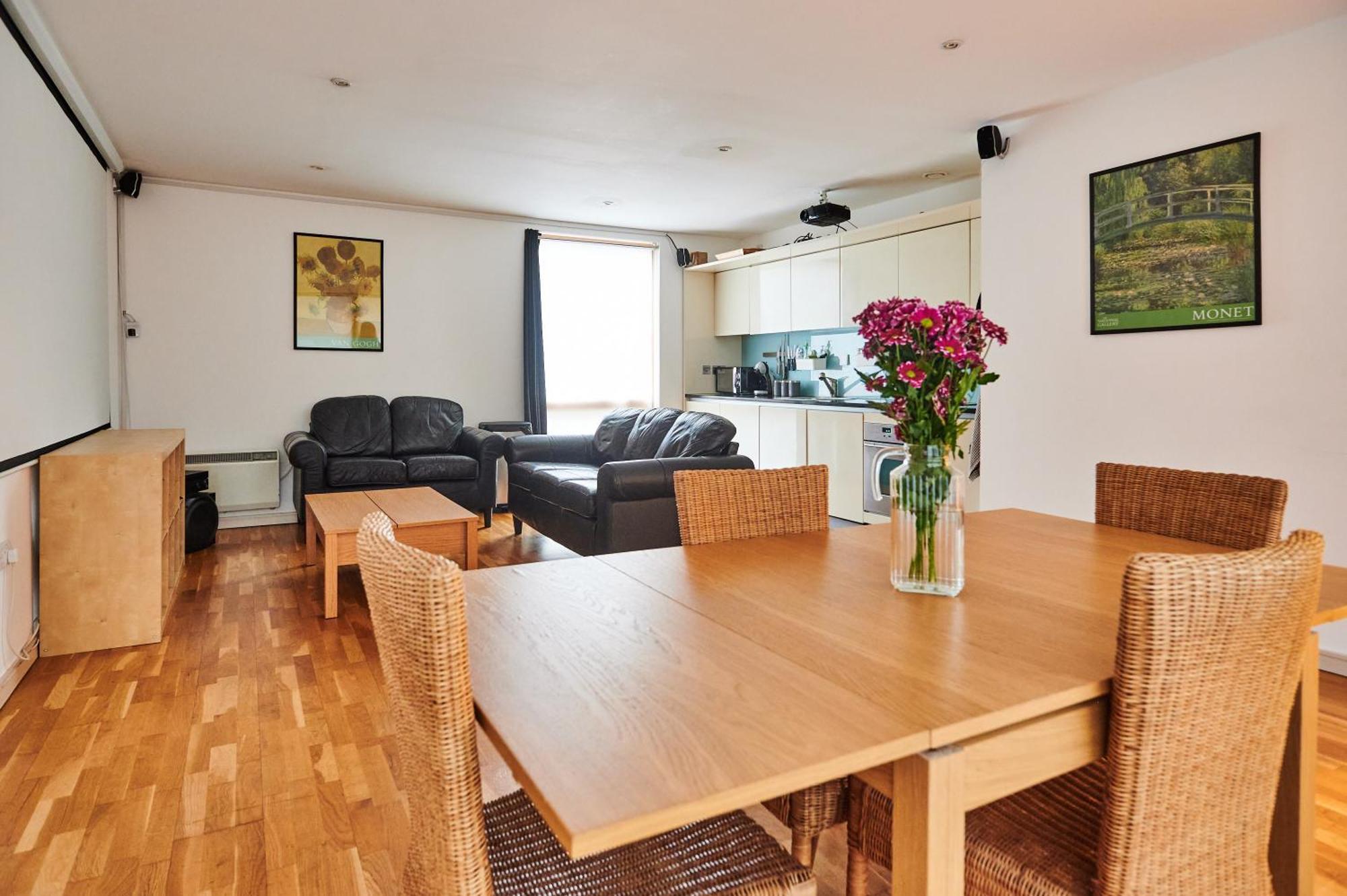 Bright 2 Bedroom Flat In Old Street With Balcony London Exteriör bild