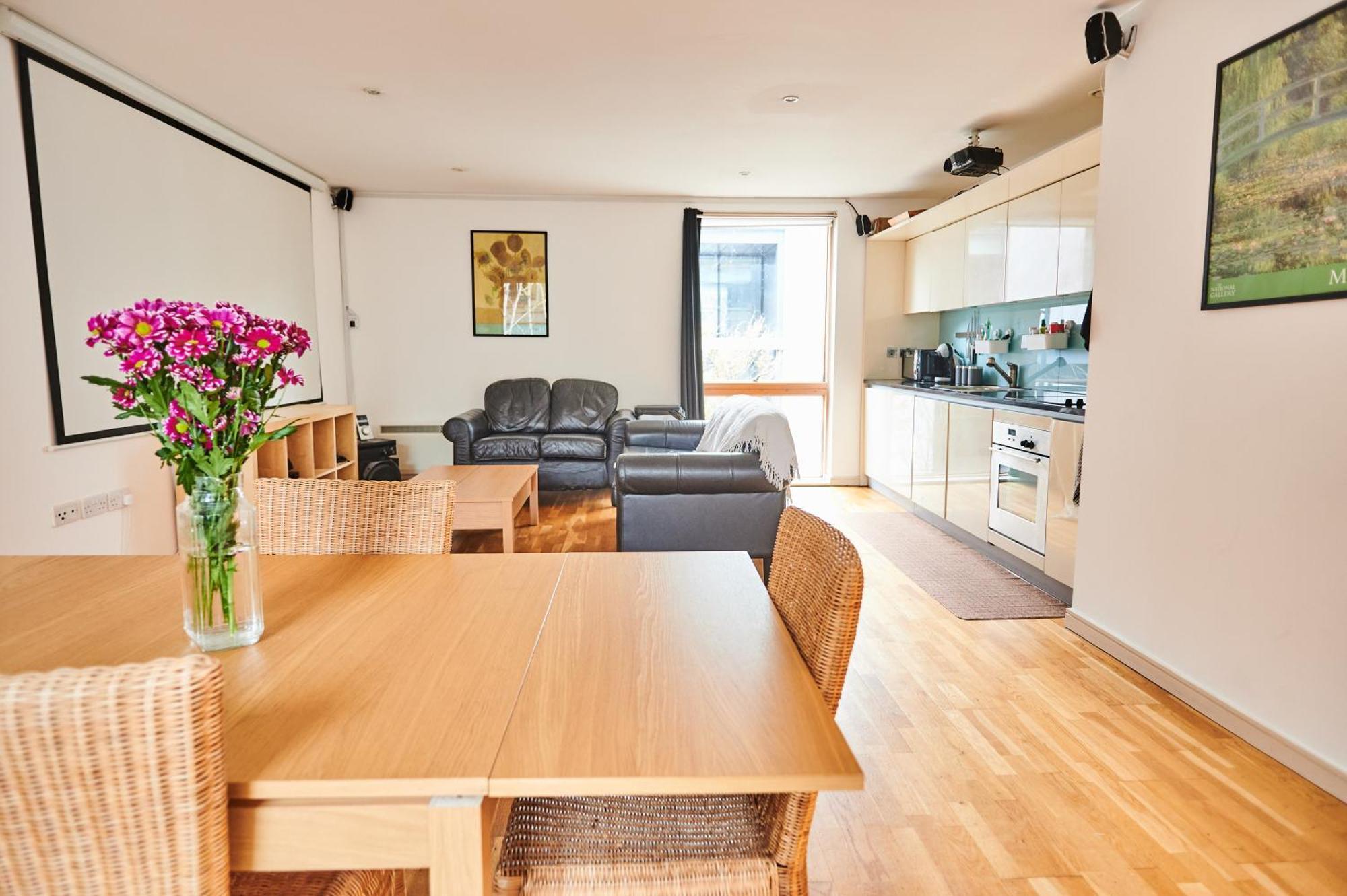 Bright 2 Bedroom Flat In Old Street With Balcony London Exteriör bild