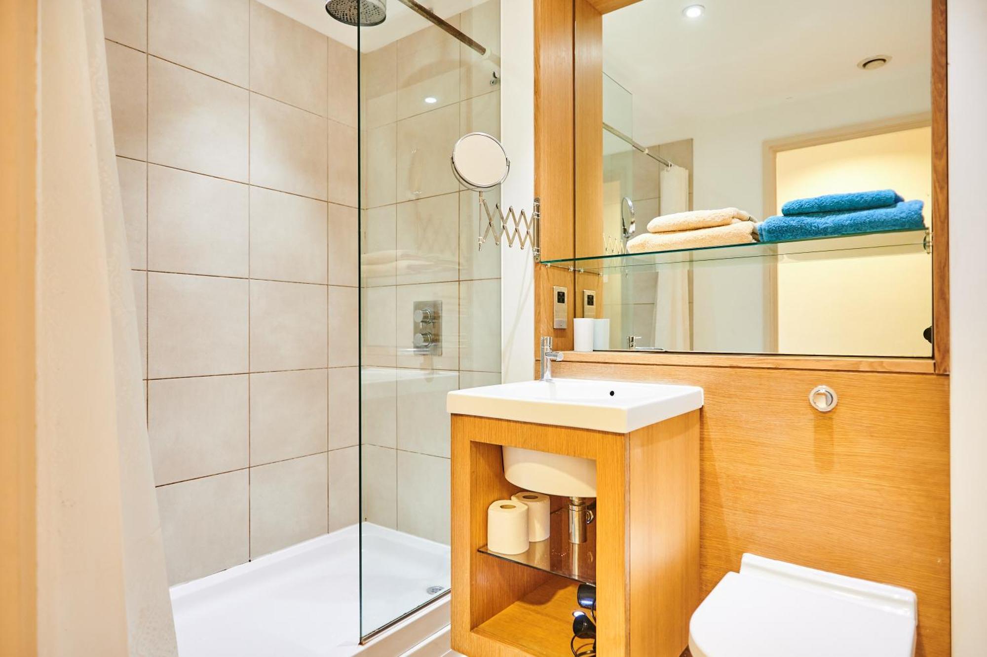 Bright 2 Bedroom Flat In Old Street With Balcony London Exteriör bild