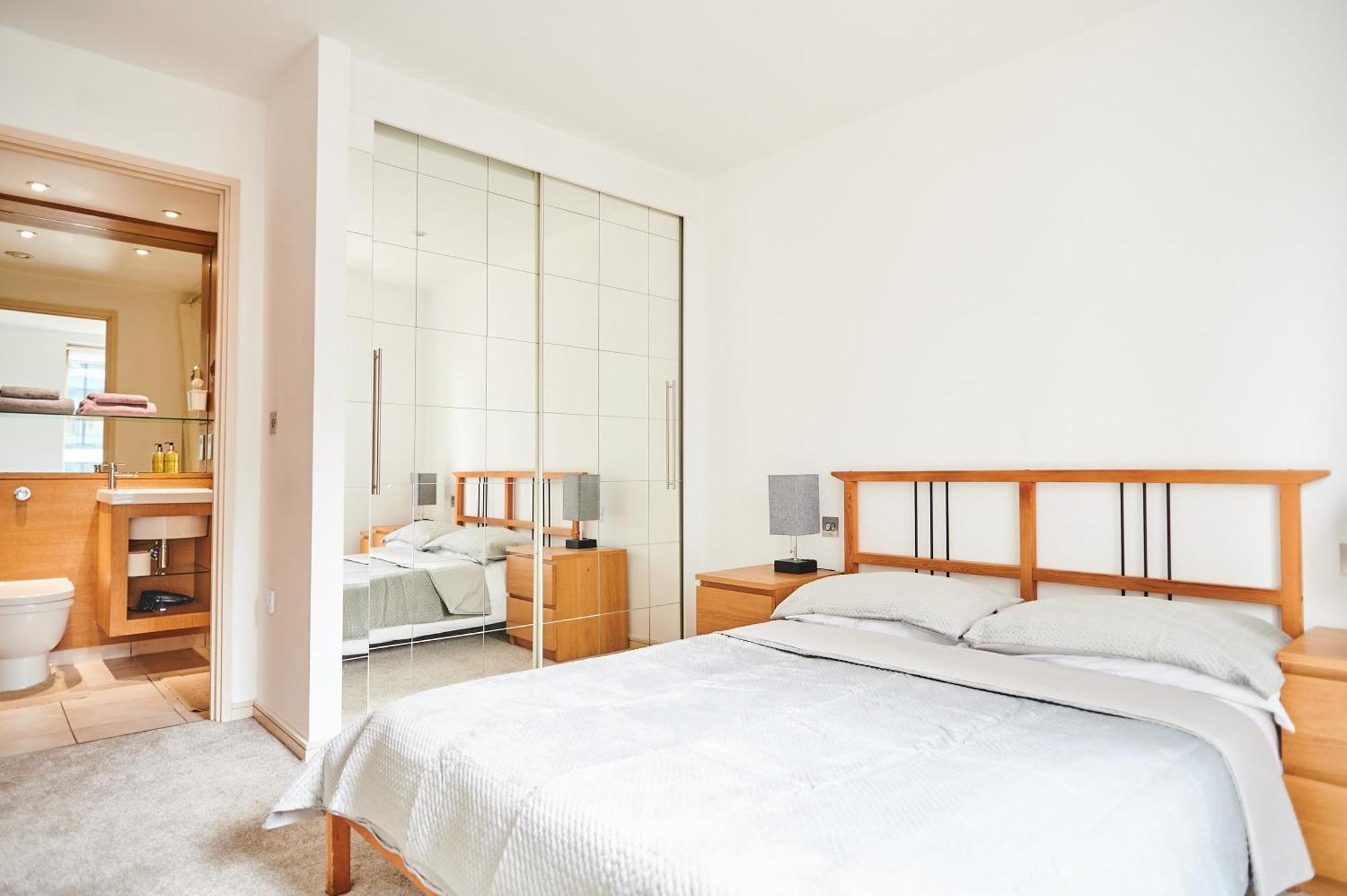 Bright 2 Bedroom Flat In Old Street With Balcony London Exteriör bild