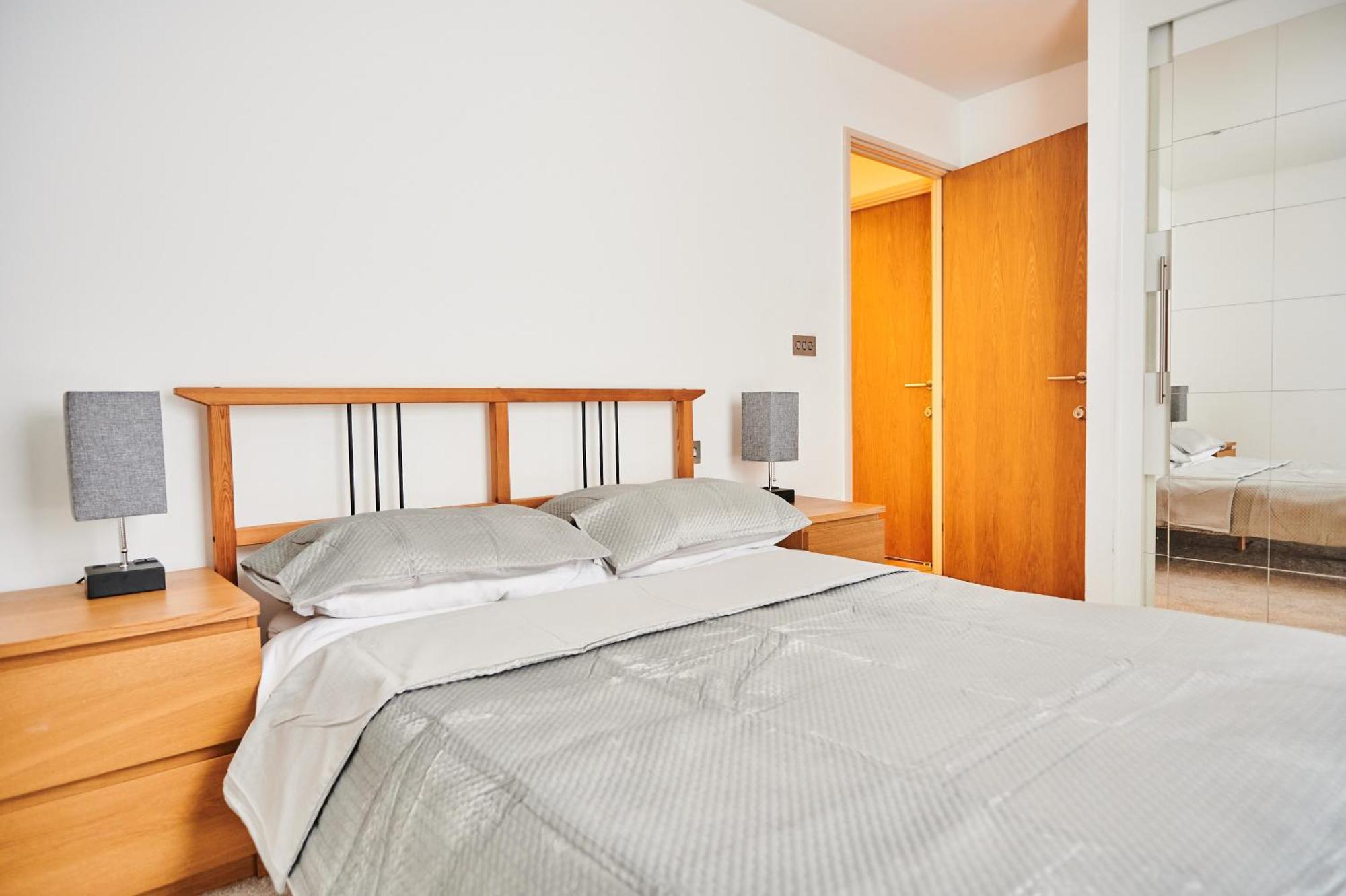 Bright 2 Bedroom Flat In Old Street With Balcony London Exteriör bild
