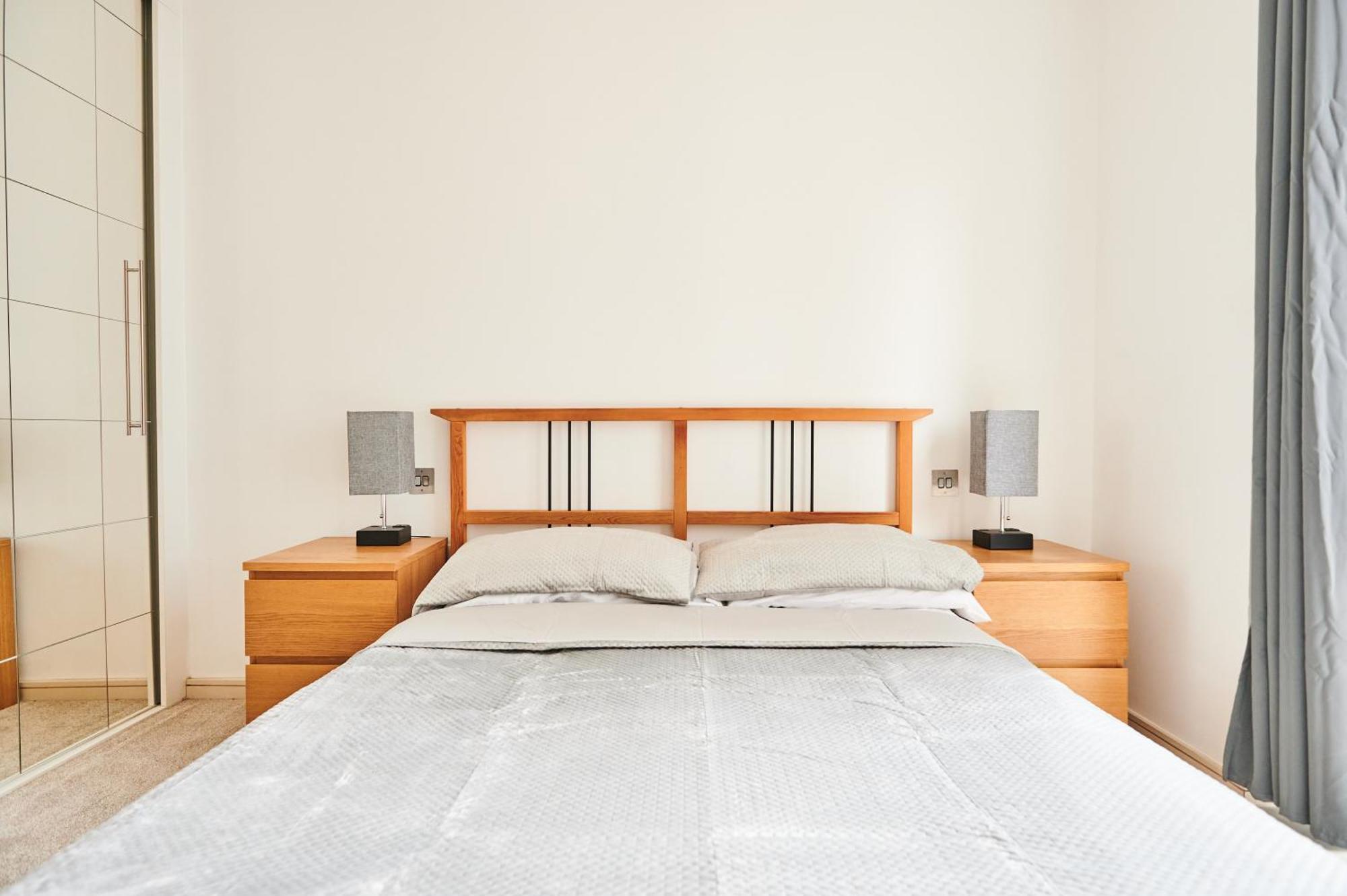 Bright 2 Bedroom Flat In Old Street With Balcony London Exteriör bild